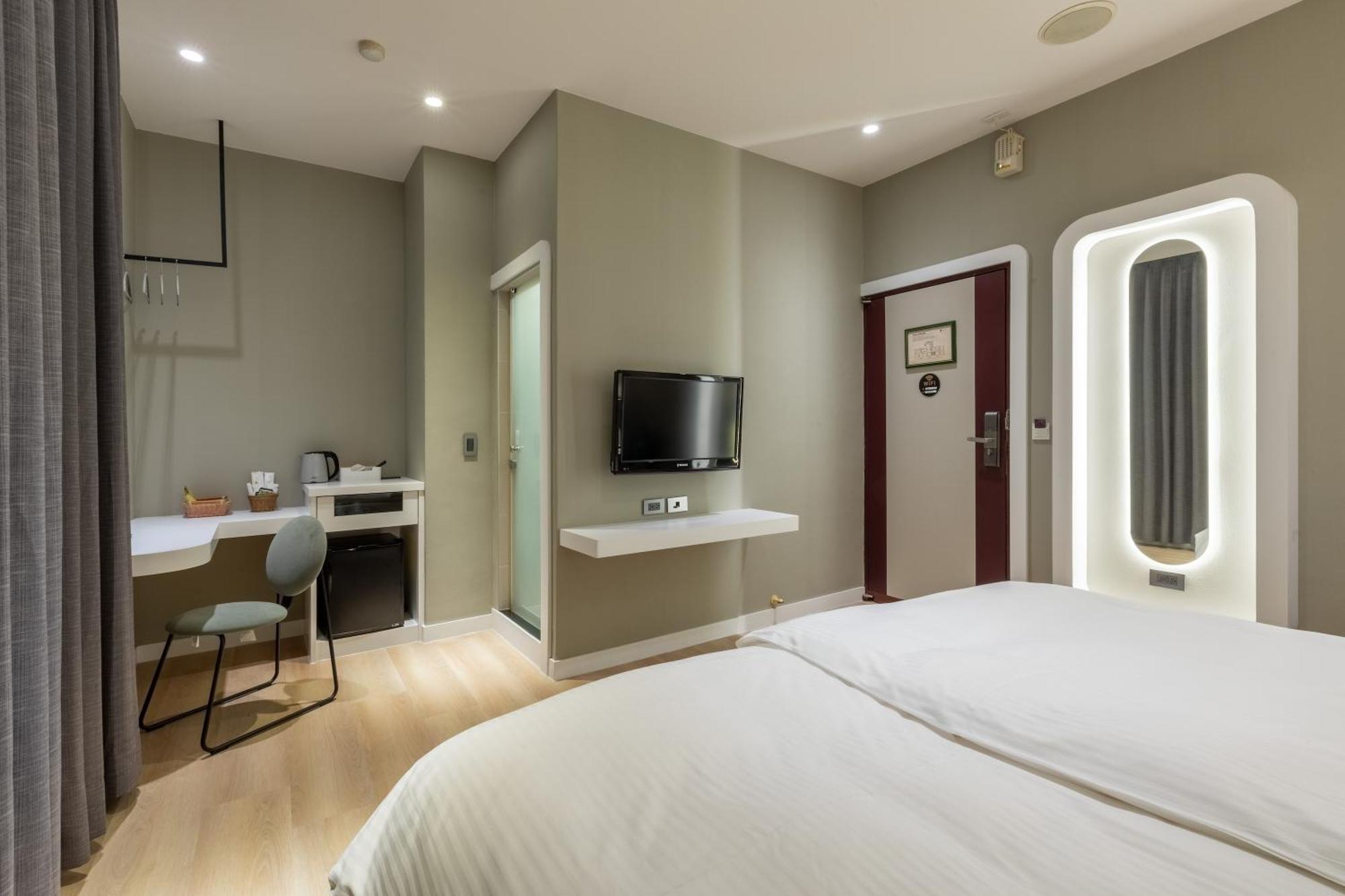 Fu Hsiang Hotel Yilan Habitación foto